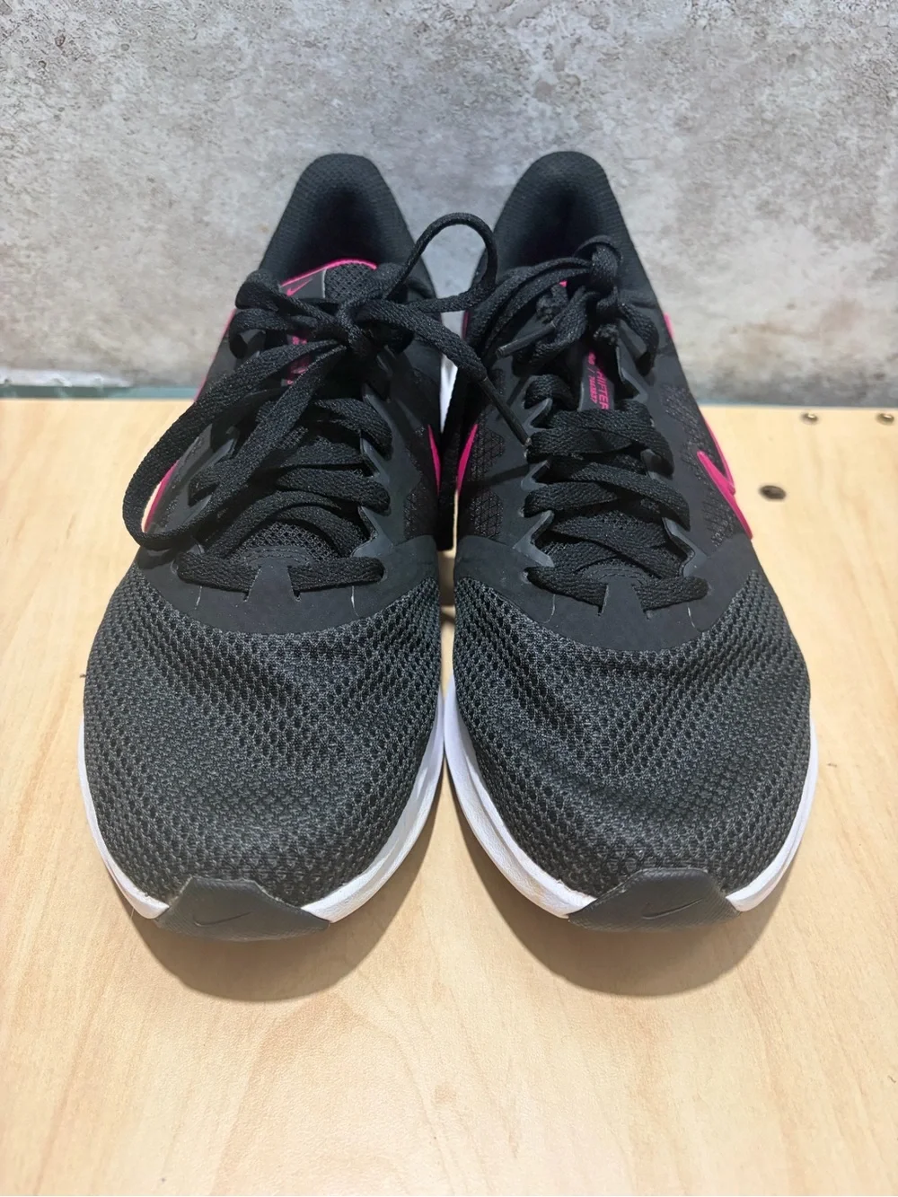 Nike Downshifter 11 'Black Fireberry' women's running shoe size 6.5